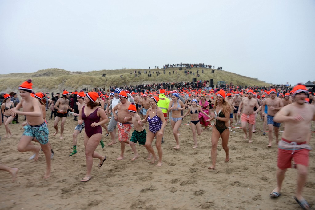 ../Images/Nieuwjaarsduik Nederzandt 2020 038.jpg